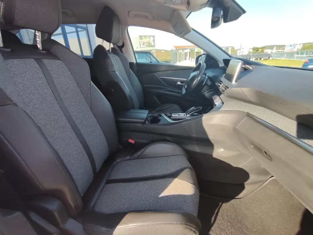 Peugeot 3008 2017 - 16900 EUR, 96000 km - 96000km - foto 19 de 23