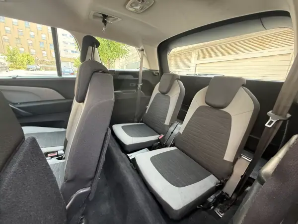 Citroën C4 Grand Picasso 2014 - 8950 EUR, 217000 km - AUTO.MOTO.pt - 217000km - foto 12 de 16