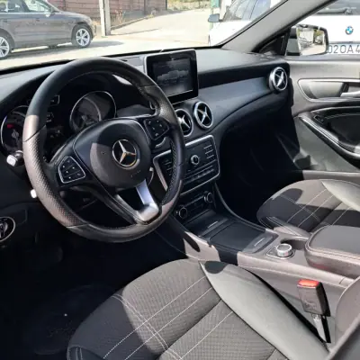 Mercedes-Benz CLA 220 2015 - 17690 EUR, 199000 km - AUTO.MOTO.pt - 199000km - foto 7 de 14