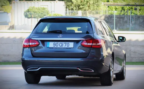 Mercedes-Benz C 200 2015 - 14750 EUR, 221500 km - AUTO.MOTO.pt - 221500km - foto 44 de 44