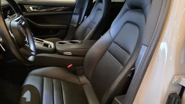 Porsche Panamera Sport Turismo 2024 - 119900 EUR, 45564 km - AUTO.MOTO.pt - 45564km - foto 42 de 63