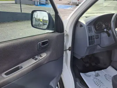Toyota HiAce 2010 - 12500 EUR, 331380 km - AUTO.MOTO.pt - 331380km - foto 14 de 30