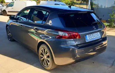 Peugeot 308 2016 - 10990 EUR, 162027 km - AUTO.MOTO.pt - 162027km - foto 7 de 43