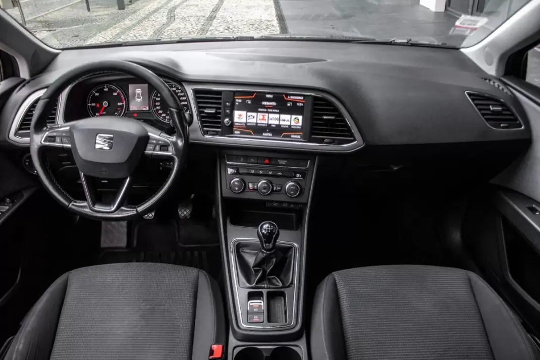 SEAT Leon ST 2019 - 7750 EUR, 352055 km - AUTO.MOTO.pt - 352055km - foto 34 de 43