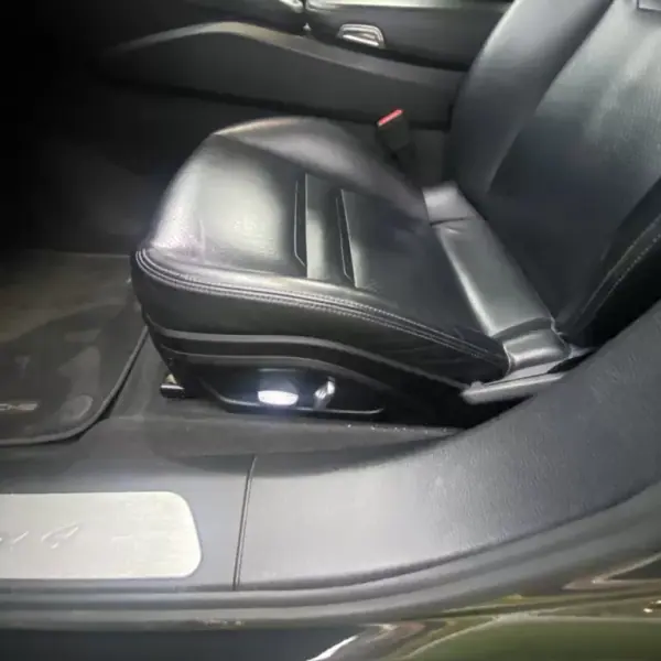 Porsche Panamera Sport Turismo 2019 - 69990 EUR, 210000 km - AUTO.MOTO.pt - 210000km - foto 18 de 50