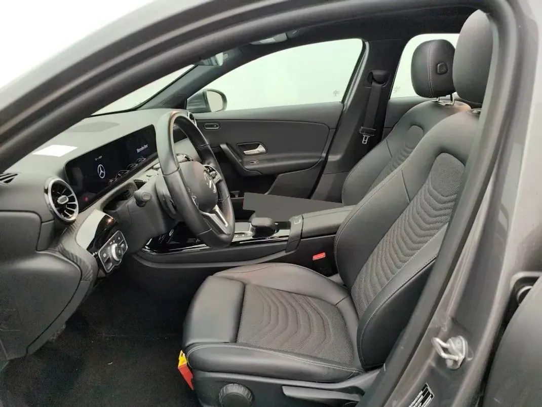 Mercedes-Benz A 180 2022 - 25750 EUR, 89074 km - AUTO.MOTO.pt - 89074km - foto 11 de 13