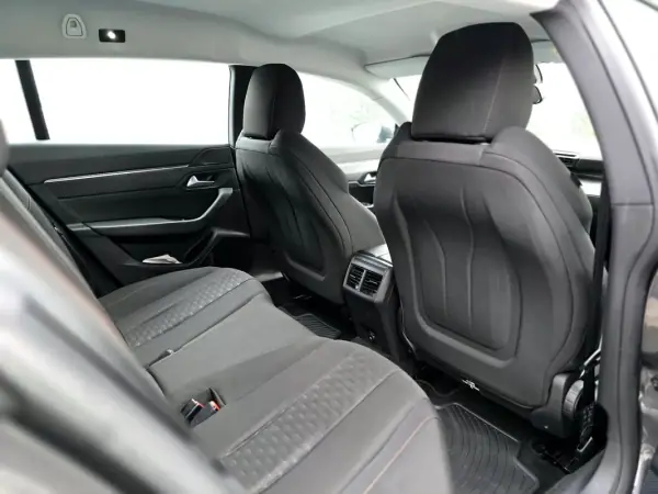 Peugeot 508 SW 2021 - 15750 EUR, 170000 km - AUTO.MOTO.pt - 170000km - foto 31 de 32