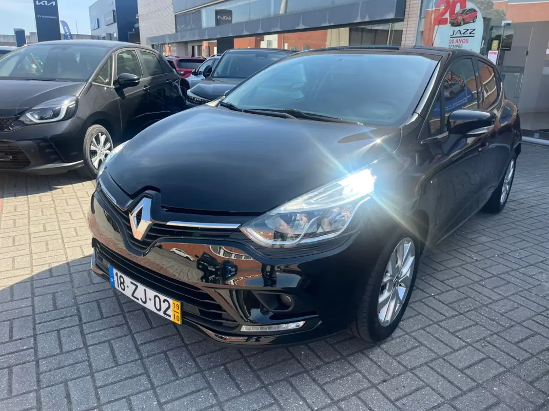 Renault Clio 2019 - 12900 EUR, 66000 km - AUTO.MOTO.pt - 66000km - foto 3 de 18