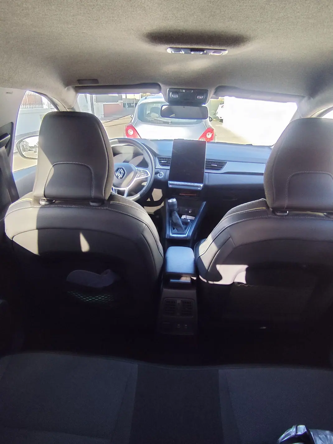 Renault Captur 2024 - 20990 EUR, 38700 km - 38700km - foto 8 de 10