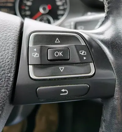 Volkswagen Passat 2012 - 8490 EUR, 296803 km - AUTO.MOTO.pt - 296803km - foto 18 de 27