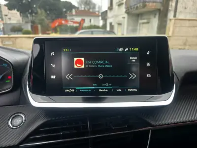 Peugeot e-208 2020 - 15750 EUR, 56000 km - AUTO.MOTO.pt - 56000km - foto 28 de 41