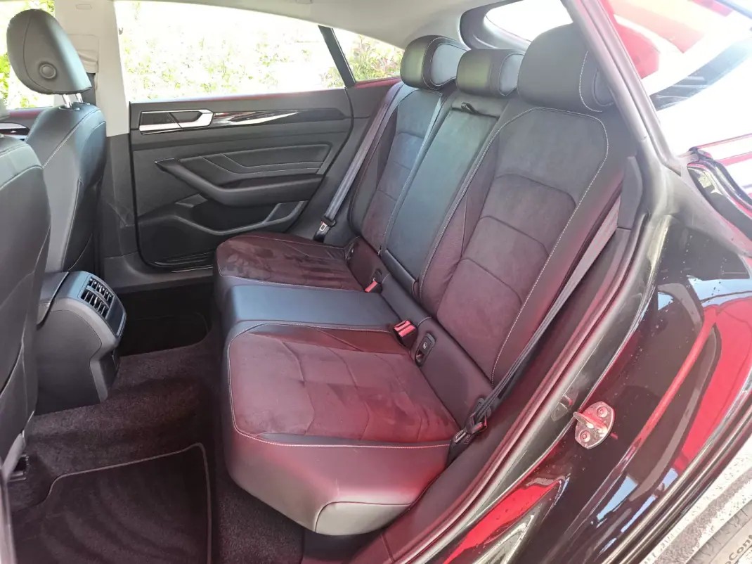 Volkswagen Arteon 2022 - 30500 EUR, 32500 km - AUTO.MOTO.pt - 32500km - foto 20 de 51