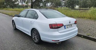 Volkswagen Jetta 2017 - 8990 EUR, 260000 km - AUTO.MOTO.pt - 260000km - foto 22 de 56