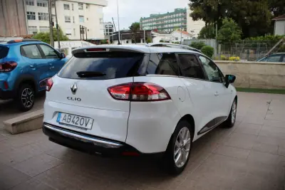 Renault Clio Sport Tourer 2020 - 12990 EUR, 53000 km - AUTO.MOTO.pt - 53000km - foto 31 de 36