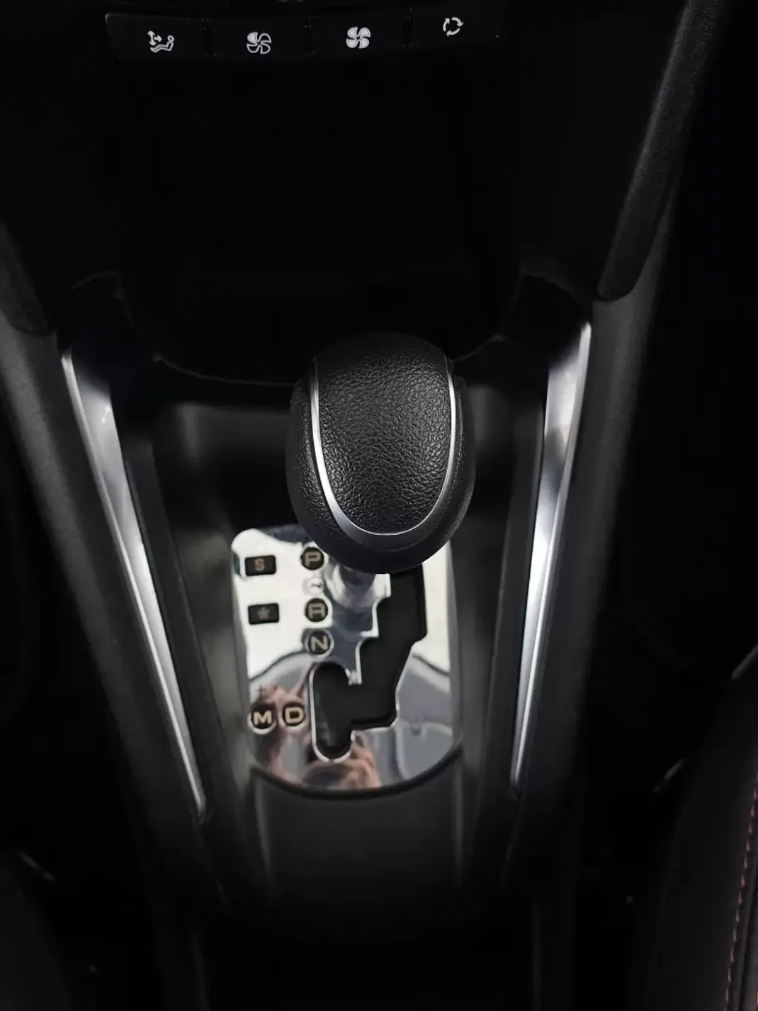 Peugeot 208 2019 - 11950 EUR, 90328 km - AUTO.MOTO.pt - 90328km - foto 69 de 90