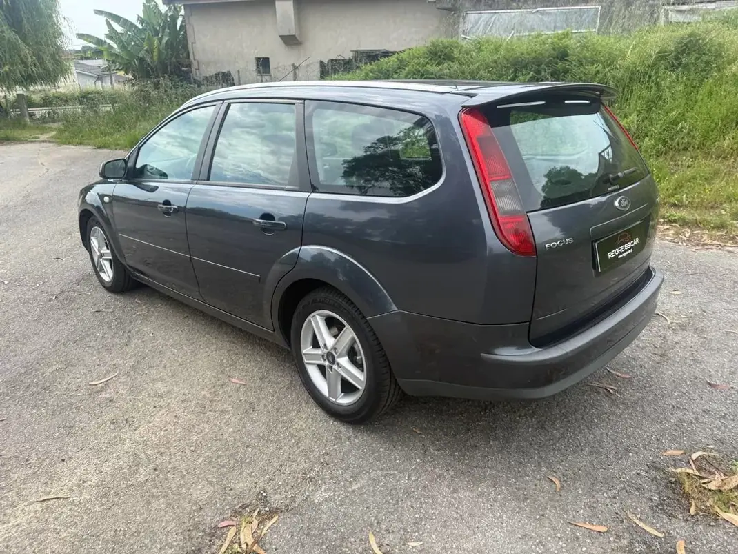 Ford Focus SW 2007 - 4450 EUR, 235000 km - AUTO.MOTO.pt - 235000km - foto 5 de 26