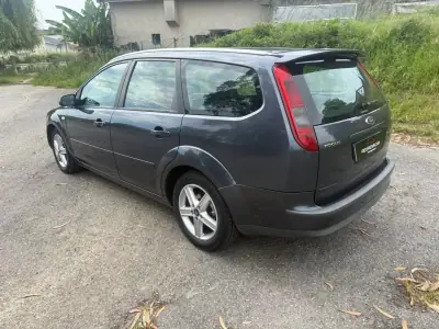 Ford Focus SW 2007 - 4450 EUR, 235000 km - AUTO.MOTO.pt - 235000km - foto 5 de 26