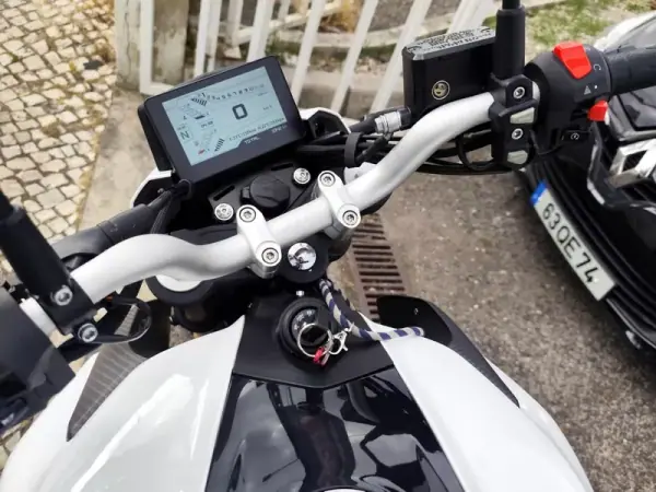 2025 - 2880 EUR, 3300 km - AUTO.MOTO.pt - 3300km - foto 12 de 16