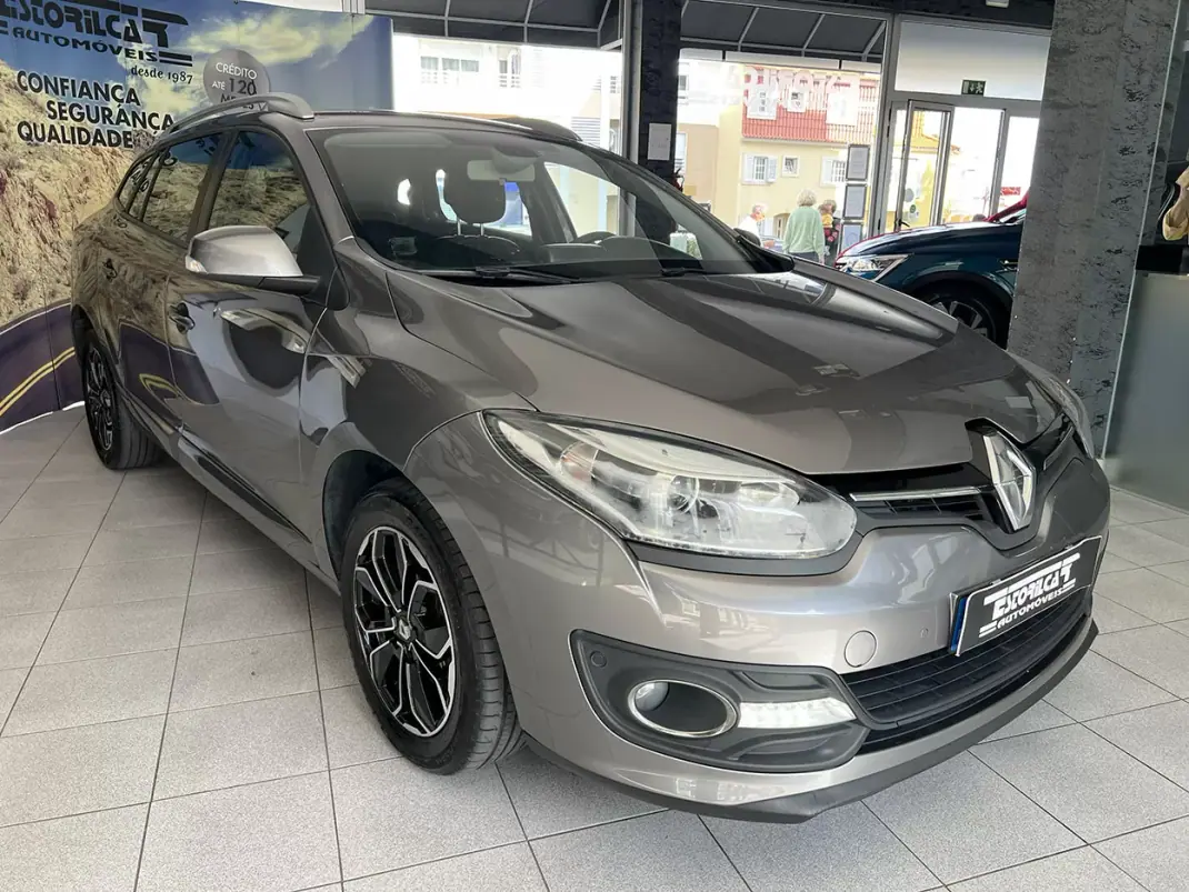 Renault Mégane Sport Tourer 2018 - 6900 EUR, 227985 km - AUTO.MOTO.pt - 227985km - foto 2 de 13