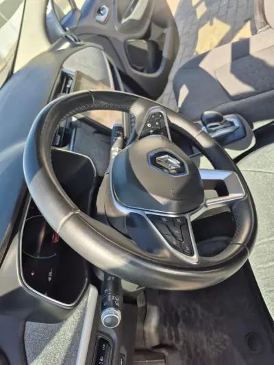 Renault Zoe 2020 - 12750 EUR, 133250 km - AUTO.MOTO.pt - 133250km - foto 23 de 29
