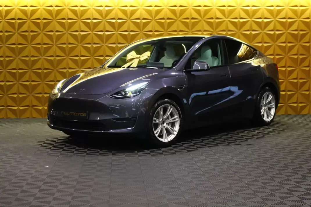 Tesla Model Y 2021 - 32240 EUR, 132000 km - AUTO.MOTO.pt - 132000km - foto 1 de 38