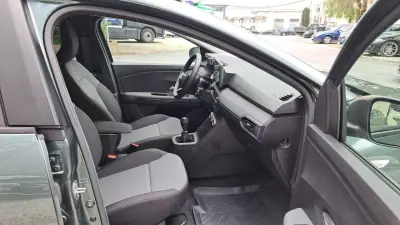 Dacia Jogger 2024 - 20990 EUR, 6203 km - AUTO.MOTO.pt - 6203km - foto 27 de 50