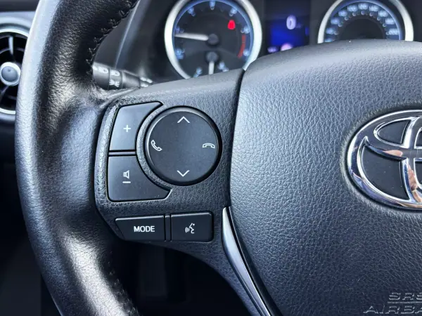 Toyota Corolla 2017 - 16450 EUR, 85000 km - AUTO.MOTO.pt - 85000km - foto 20 de 36
