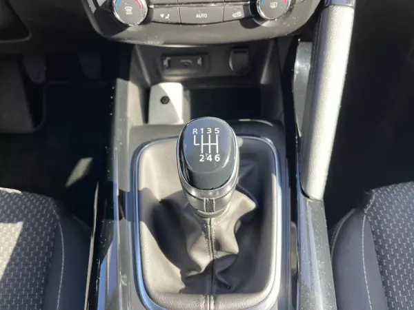 Renault Kadjar 2016 - 11950 EUR, 250000 km - AUTO.MOTO.pt - 250000km - foto 19 de 42
