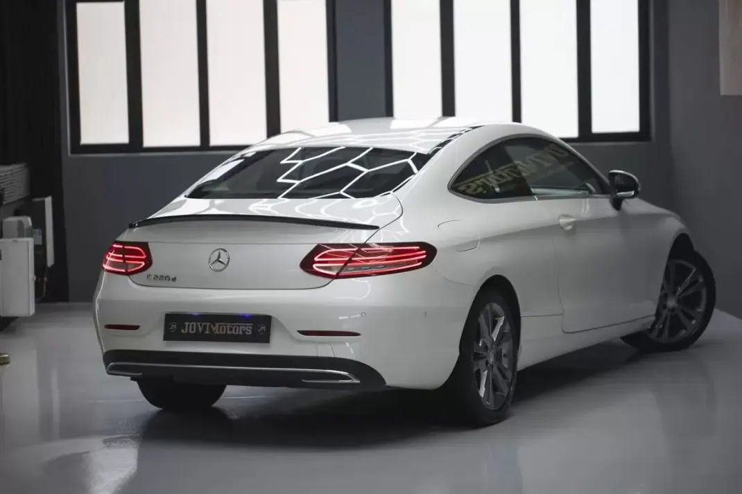 Mercedes-Benz C 220 2017 - 26850 EUR, 184333 km - AUTO.MOTO.pt - 184333km - foto 17 de 17