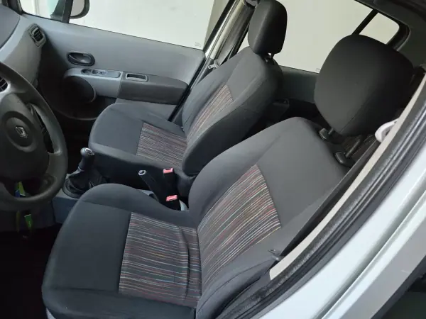 Renault Modus 2009 - 4500 EUR, 196787 km - AUTO.MOTO.pt - 196787km - foto 8 de 16