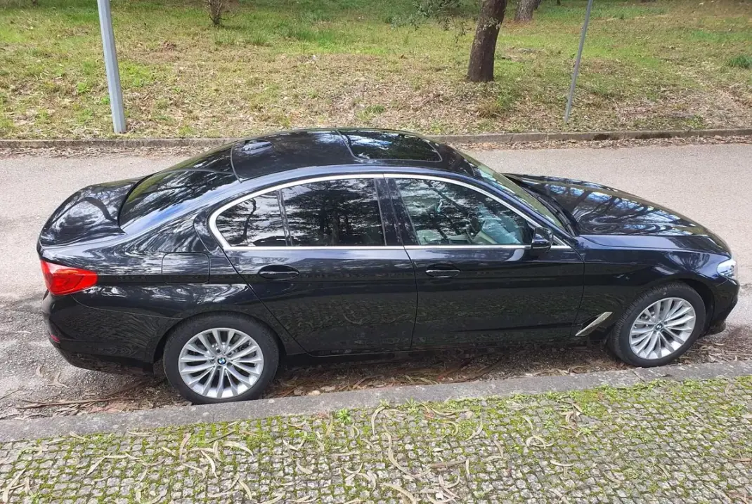 BMW 530e 2019 - 31990 EUR, 7558 km - AUTO.MOTO.pt - 7558km - foto 22 de 27