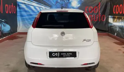 Fiat PUNTO 2008 - 2999 EUR, 233000 km - AUTO.MOTO.pt - 233000km - foto 5 de 36