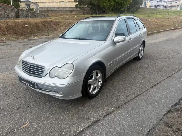 Mercedes-Benz C 200 CDi Avantgarde 2002 Diesel — 321 000 km Mercedes-Benz C 200 CDi Avantgarde 2002 Diesel