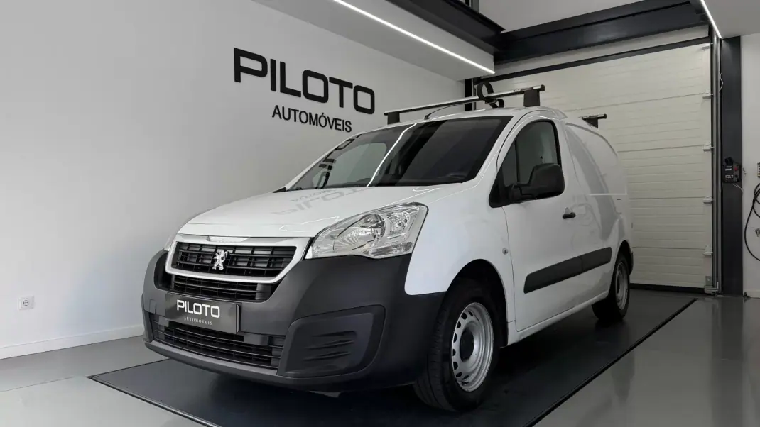 Peugeot PARTNER GIRAFON 2018 - 7990 EUR, 230000 km - AUTO.MOTO.pt - 230000km - foto 1 de 20