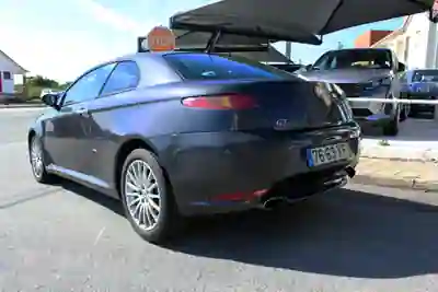 Alfa Romeo GT 2004 - 3800 EUR, 289000 km - AUTO.MOTO.pt - 289000km - foto 9 de 23