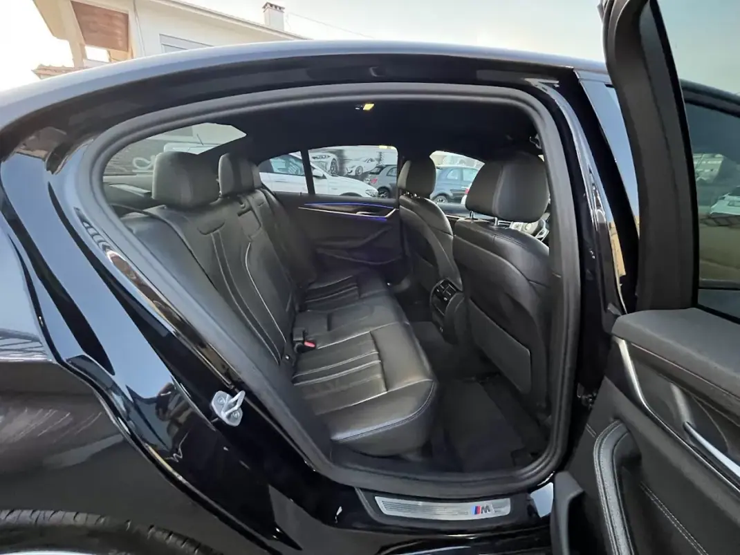 BMW 520 2022 - 33950 EUR, 124000 km - AUTO.MOTO.pt - 124000km - foto 32 de 45