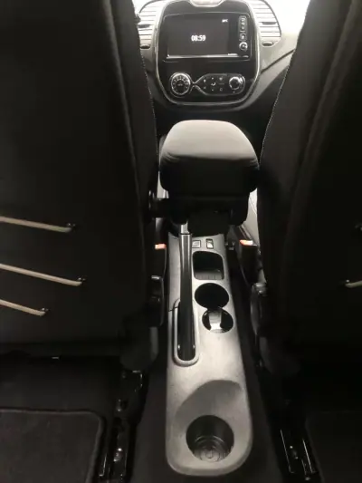 Renault Captur 2017 - 10900 EUR, 116000 km - 116000km - foto 22 de 32