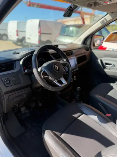 Renault EXPRESS 1.5 DCI BLUE 95 CONFORT 2021 - 14990 EUR, 188496 km - AUTO.MOTO.pt - 188496km - foto 7 de 8