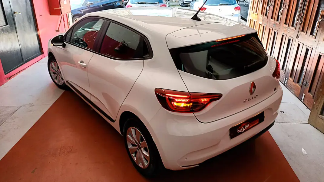 Renault Clio VAN 1.5 Blue DCi AIR NAV 2020 - 14220 EUR, 88186 km - AUTO.MOTO.pt - 88186km - foto 10 de 54