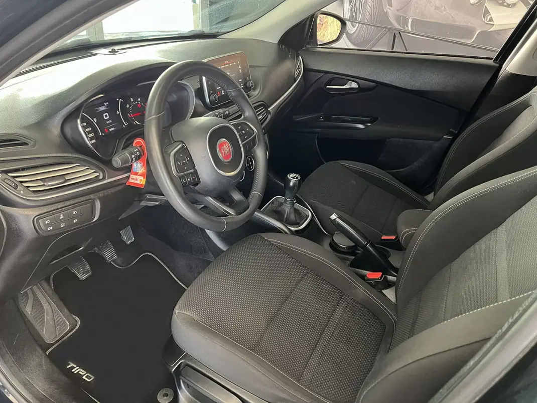 Fiat Tipo Station Wagon 2017 - 10900 EUR, 89825 km - AUTO.MOTO.pt - 89825km - foto 6 de 23