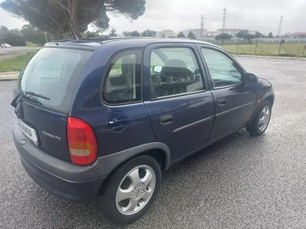 Opel Corsa 2000 - 2490 EUR, 137682 km - AUTO.MOTO.pt - 137682km - foto 8 de 27