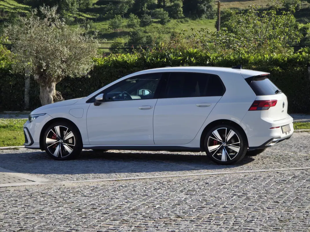 Volkswagen Golf 2020 - 21990 EUR, 66000 km - AUTO.MOTO.pt - 66000km - foto 15 de 33
