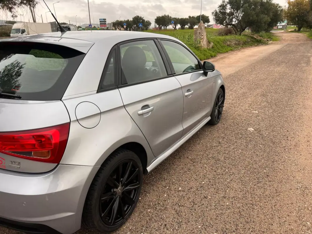 Audi A1 Sportback 2016 - 14995 EUR, 145170 km - AUTO.MOTO.pt - 145170km - foto 20 de 34