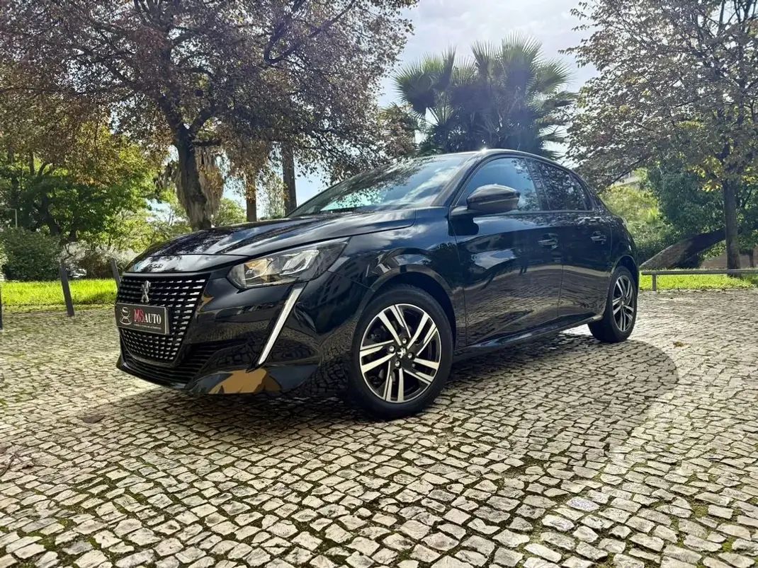 Peugeot 208 2020 - 11990 EUR, 81600 km - AUTO.MOTO.pt - 81600km - foto 1 de 37