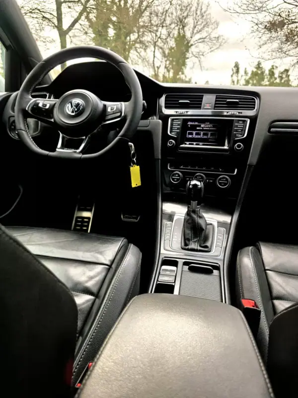 Volkswagen Golf 2015 - 18990 EUR, 167000 km - AUTO.MOTO.pt - 167000km - foto 20 de 30