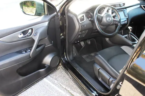Nissan Qashqai 2018 - 19990 EUR, 87000 km - AUTO.MOTO.pt - 87000km - foto 17 de 37