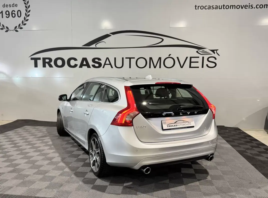 Volvo V60 2016 - 13900 EUR, 265393 km - 265393km - foto 5 de 44
