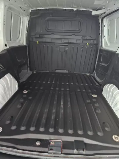 Citroën BERLINGO 1.5 BlueHDi 100 S&S Club M 2021 - 15300 EUR, 100480 km - AUTO.MOTO.pt - 100480km - foto 4 de 14