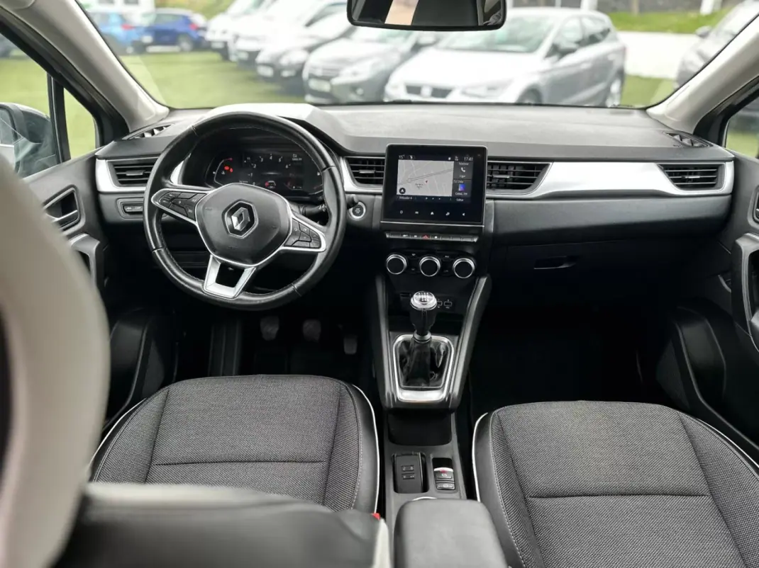 Renault Captur 2023 - 21990 EUR, 8000 km - AUTO.MOTO.pt - 8000km - foto 14 de 22