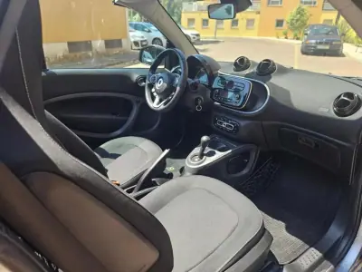 Smart Fortwo Cabrio 2016 - 10780 EUR, 139000 km - AUTO.MOTO.pt - 139000km - foto 8 de 17